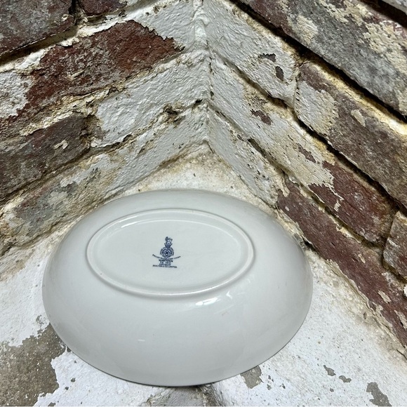 Royal Doulton English Translucent China Bowl with grapevine design. - Picture 6 of 7